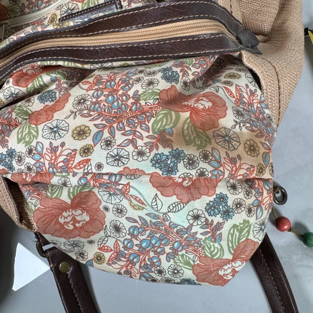 Fossil woven straw